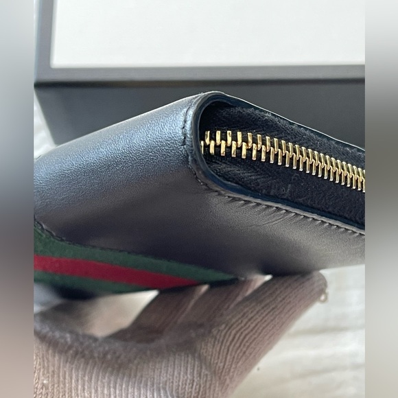 Gucci Sylvie black zippy aroun wallet - Picture 6 of 16